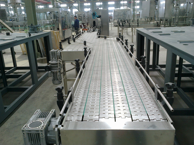 不锈钢链板输送机生产厂家解析该设备支承构架及使用性能
